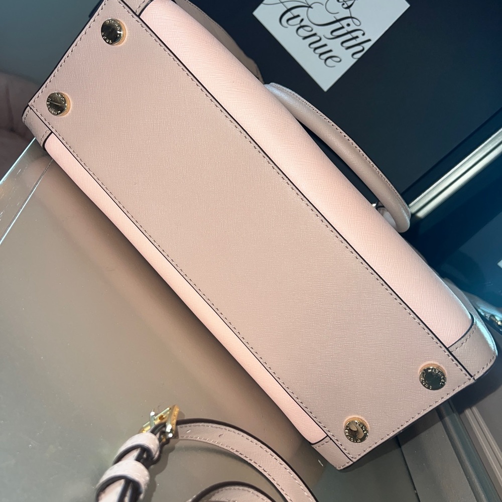 Michael Kors Large Blush Pink Tote - MAKE AN OFFER - Picture 4 of 5